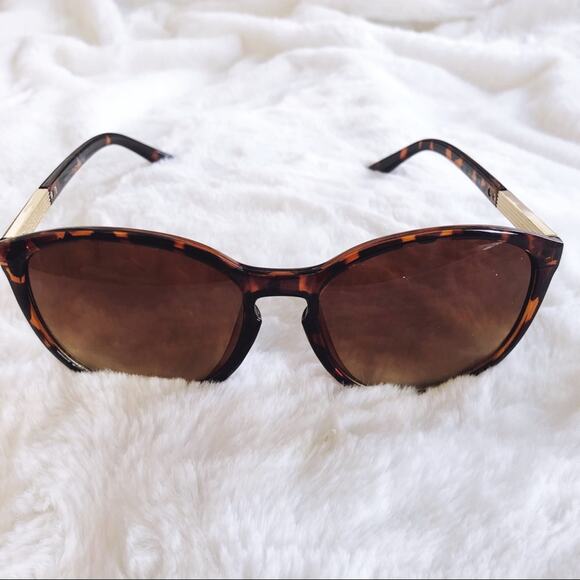 Celia Tortoise Brown Cat Eye Full Rim Sunglasses - Picture 5 of 9